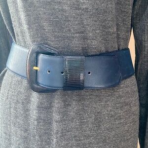 Genuine Lizard Blue Buckle Belt Small

SIZE - it fits like a small best